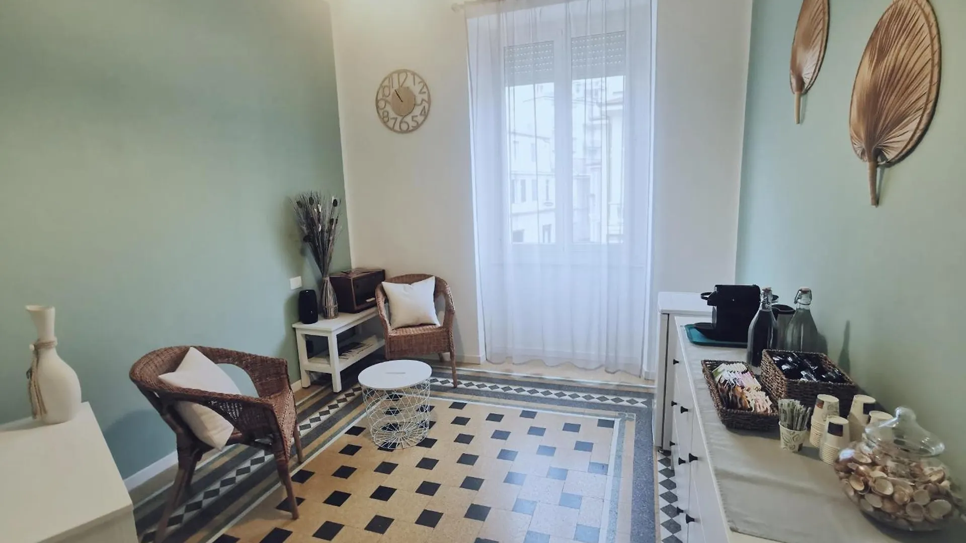 Affittacamere VERDE Ridi Che Ti Passa, stanza in appartamento con bagno privato Alassio Italia
